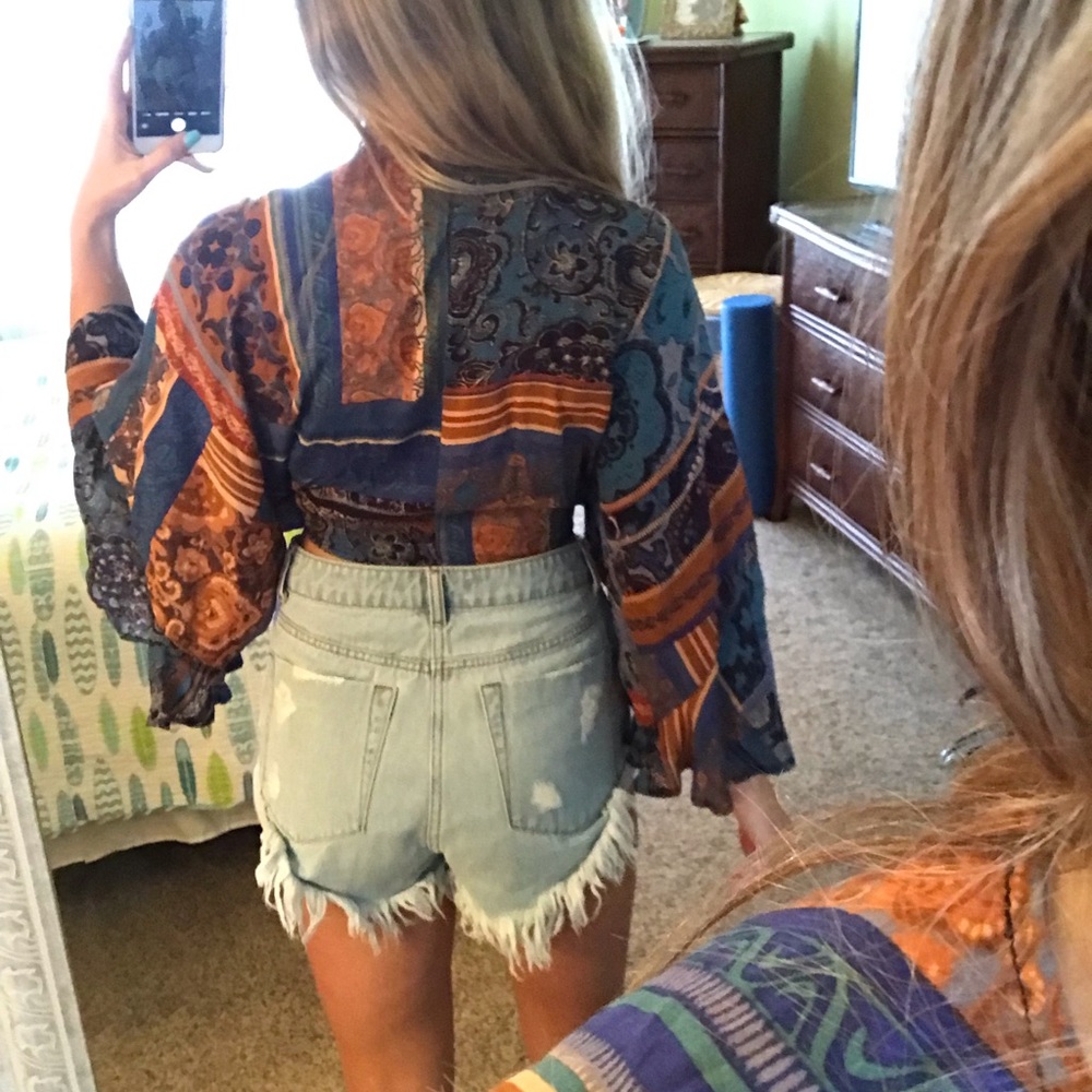 SOLD ❌ Vici Boho tie top - Picture 3 of 4